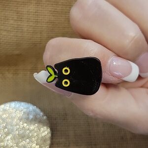 BLACK CAT SPROUT PIN